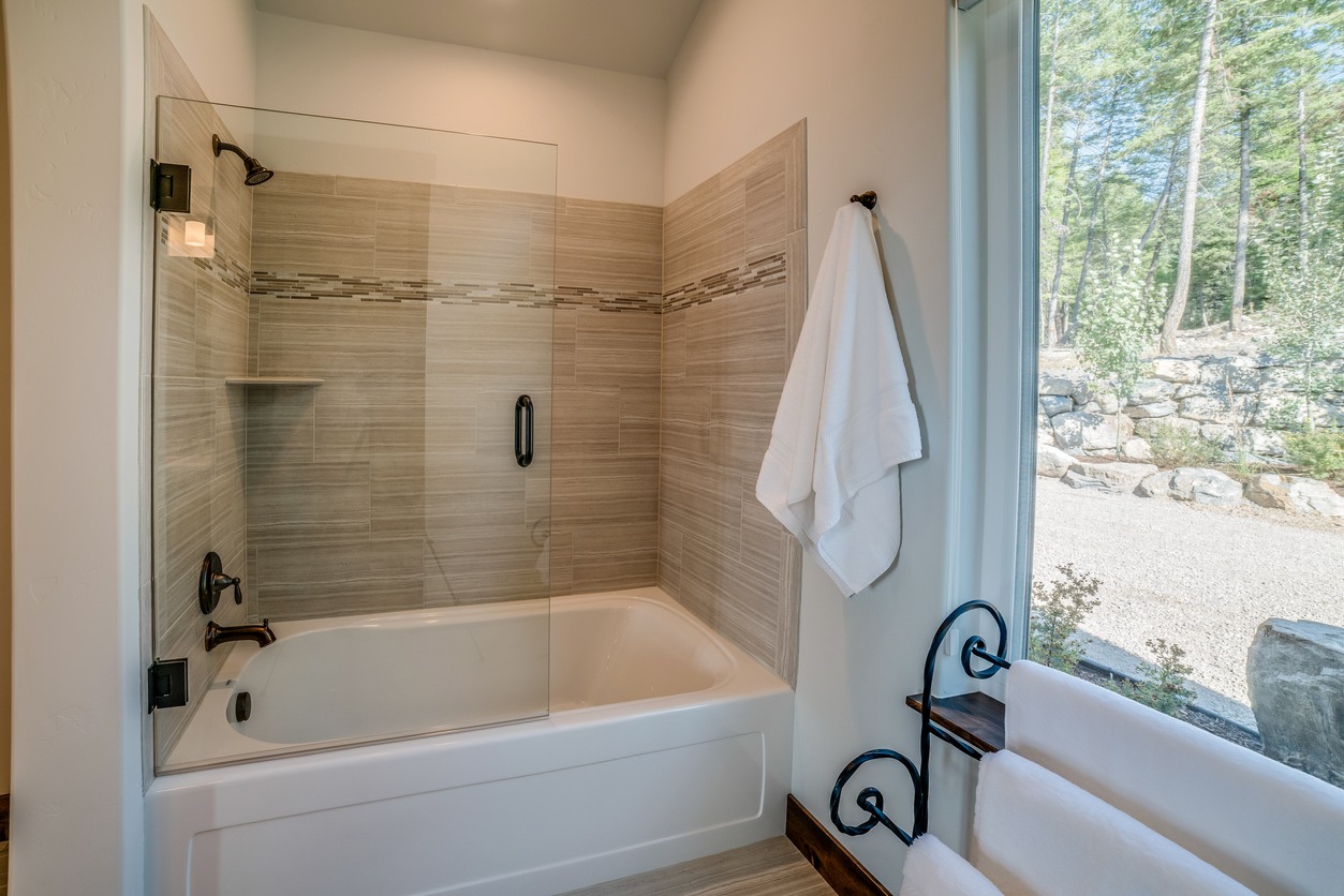 Shower & Tub Installation in Indianola